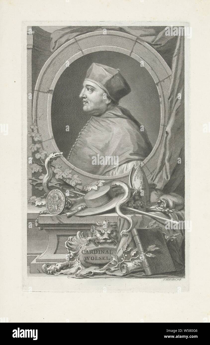 Portrait de Thomas Wolsey, Portrait du Cardinal Thomas Wolsey. Ci-dessous le portrait d'une mitre, un chapeau de cardinal, un joint d'une croix de procession, des sacs d'argent, une couronne et un serpent., Thomas Wolsey, Jacob Houbraken (mentionné sur l'objet), Amsterdam, 1736 - 1738, papier, gravure, h 374 mm × W 231 mm Banque D'Images
