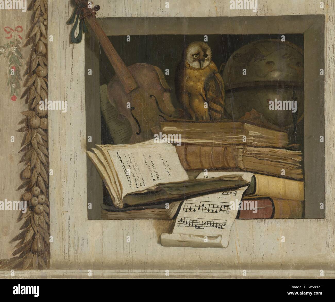 La vie toujours avec des livres, partitions, violon, Globe céleste et un hibou, partie de neuf parties prix peinture pour Het dans Hoogerhuis Randenbroek Amersfoort, près de Jacob van Campen's country house, toujours la vie des objets associés, livre, notes de musique, Hofstede Randenbroek, Jacob van Campen, 1645 - 1650, de bord, de l'aggloméré de bois, de la peinture à l'huile (peinture), h 102 cm × w 85,3 cm h 105 cm × w 89 cm Banque D'Images