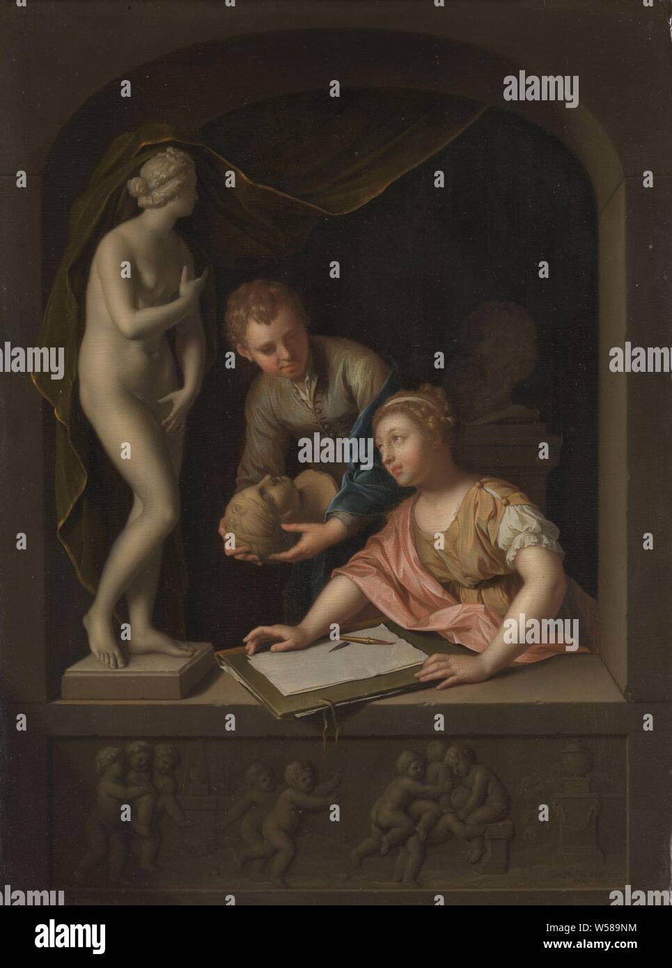 Dessin d'une fille et un garçon près d'une statue de Vénus une statue de Vénus, avec un dessin de fille et un garçon, dans une fenêtre en pierre, une jeune femme s'apprête à tirer sur une statue de Vénus. Derrière elle un garçon avec une tête de femme en plâtre dans ses mains. Dans la frise sous la fenêtre d'un clapet avec jeu de putti. reproduction d'une sculpture, Pieter van der Werff, 1715, panneau, de la peinture à l'huile (peinture), h 38,5 cm × w 29 cm Banque D'Images
