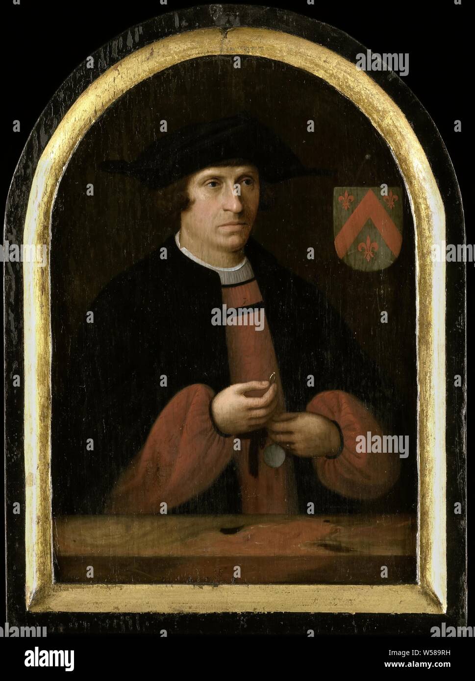 Portrait de Frans van Overrijn Schoterbosch (ch. 1484- ?), Portrait de Frans van Overrijn Schoterbosch (né ca. 1484). Demi-longueur, debout derrière une balustrade, un anneau dans la main droite. Haut à droite le blason de la famille. Peut-être qu'une copie par Cornelis Engelsz. après un exemple inconnu de 1522. Avec liste intégrée. Appartient à un groupe de personnes historiques, portraits, Frans van Overrijn Schoterbosch, Cornelis Engelsz. (Attribué à), nord des Pays-Bas), ch. 1525 et/ou c. 1620, tableau de bord, de la peinture à l'huile (peinture), support : H 39 cm × w 29 cm d 2 cm Banque D'Images