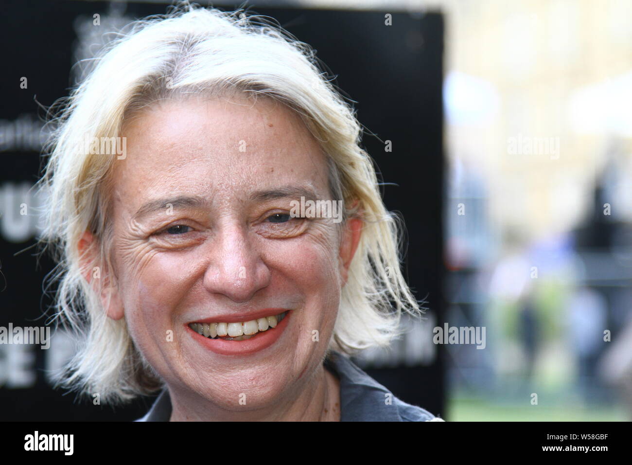 NATALIE BENNETT ANCIEN CHEF DU PARTI VERT, PHOTOGRAPHIÉE AU COLLEGE GREEN, DANS LA VILLE DE WESTMINSTER, LE 24 JUILLET 2019. LES POLITICIENS BRITANNIQUES. POLITIQUE BRITANNIQUE. FÊTE VERTE. CHEF DU PARTI VERT PENDANT 4 ANS DE 2012 À 2016. JOURNALISTES. DES POLITICIENS CÉLÈBRES. Banque D'Images