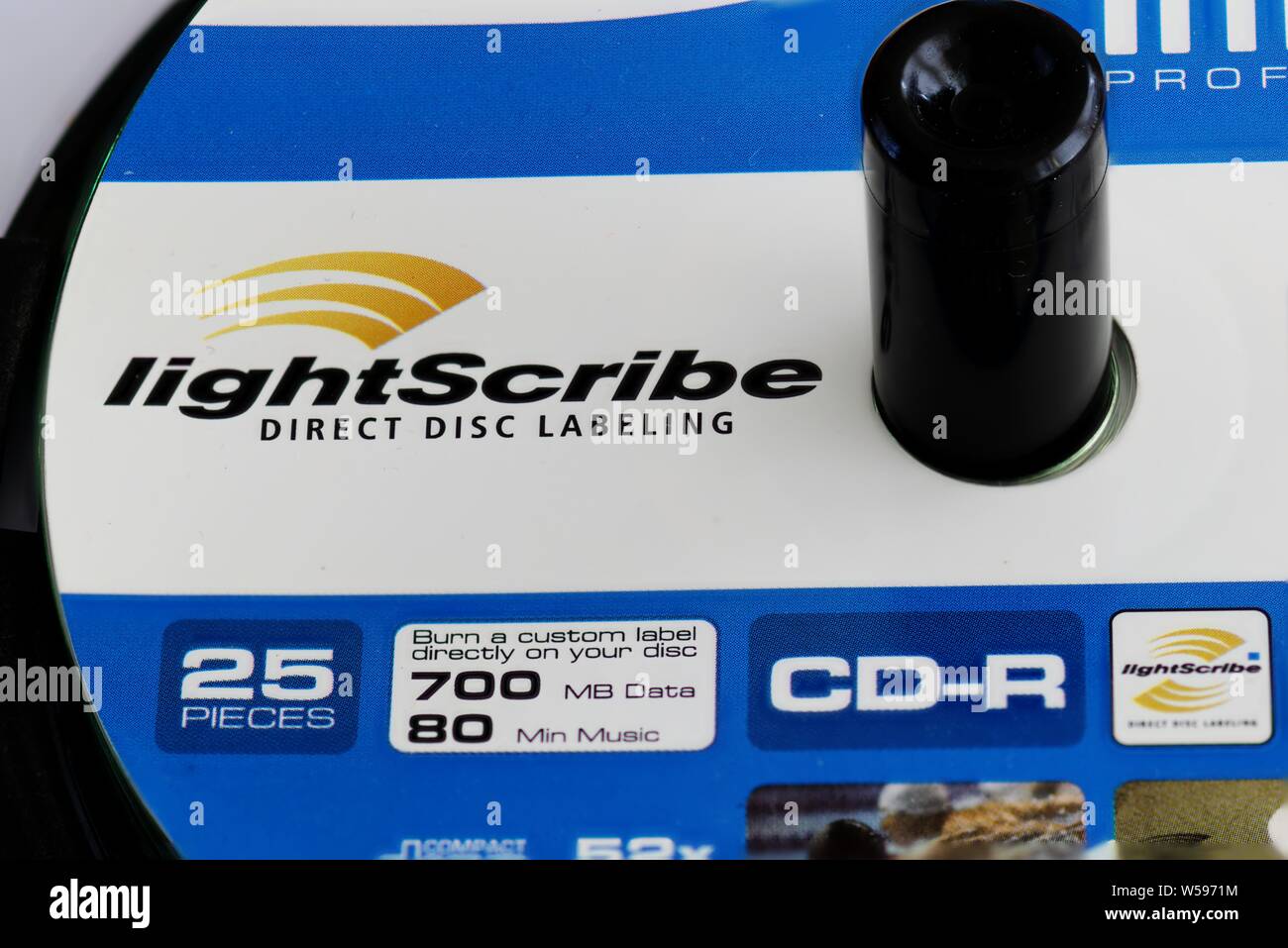 Londres, Royaume-Uni - 20 juillet 2019 : les disques CD-R LightScribe produisant des étiquettes gravée au laser avec le texte ou les graphiques Banque D'Images
