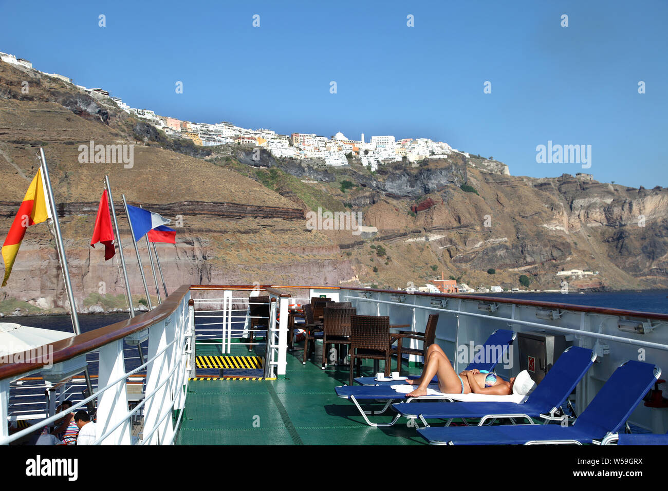 Santorini cruise ship Banque de photographies et d'images à haute  résolution - Alamy