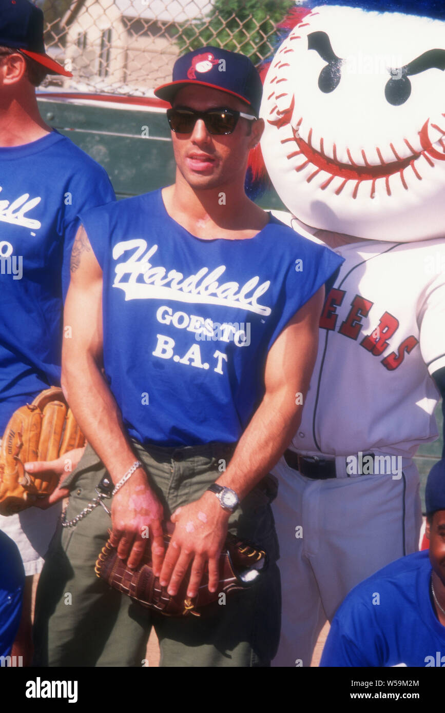 Los Angeles, Californie, USA 12 Octobre 1994 L'humoriste et acteur Joe Rogan assiste à l'intransigeant va à bat d'un match de baseball le 12 octobre 1994 à Los Angeles, Californie, USA. Photo de Barry King/Alamy Stock Photo Banque D'Images