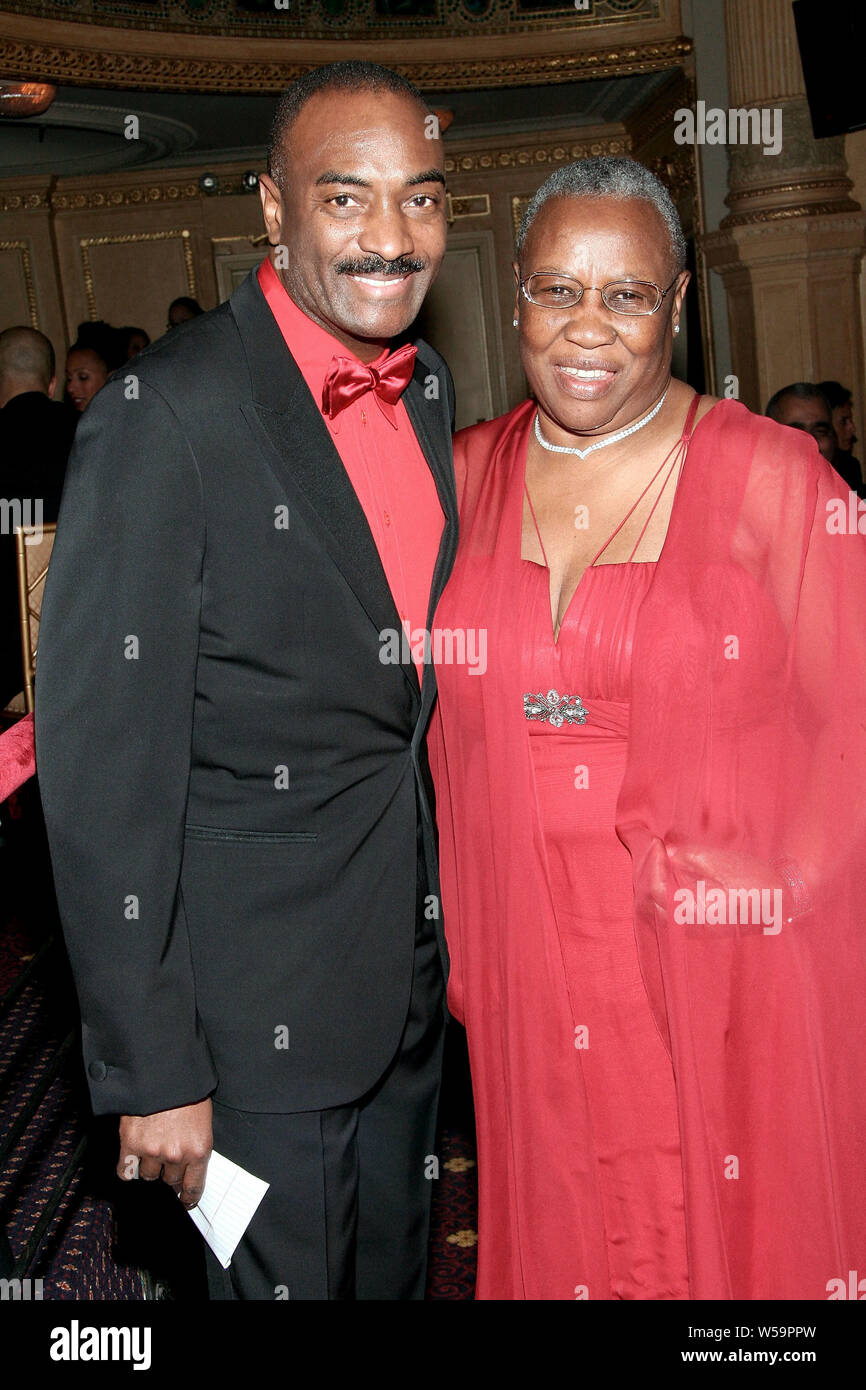 New York, USA. 11 Février, 2008. Reginald Van Lee, Marion à Burnside la balle rouge : La preuve en hiver 'Grace' gala au Théâtre d'Hudson, Millennium Broadway Hotel. Crédit : Steve Mack/Alamy Banque D'Images