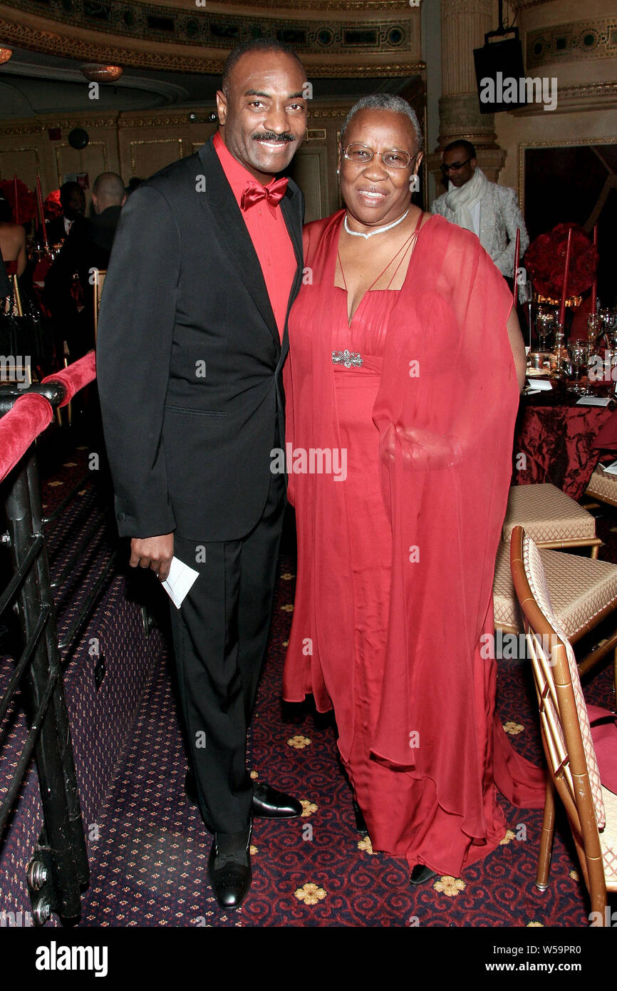 New York, USA. 11 Février, 2008. Reginald Van Lee, Marion à Burnside la balle rouge : La preuve en hiver 'Grace' gala au Théâtre d'Hudson, Millennium Broadway Hotel. Crédit : Steve Mack/Alamy Banque D'Images