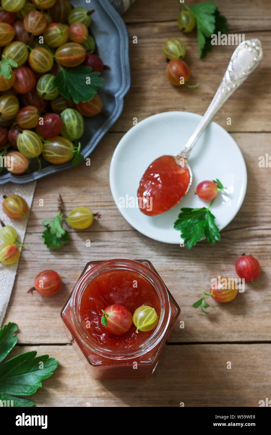 Pot de confiture de groseille Banque de photographies et d’images à