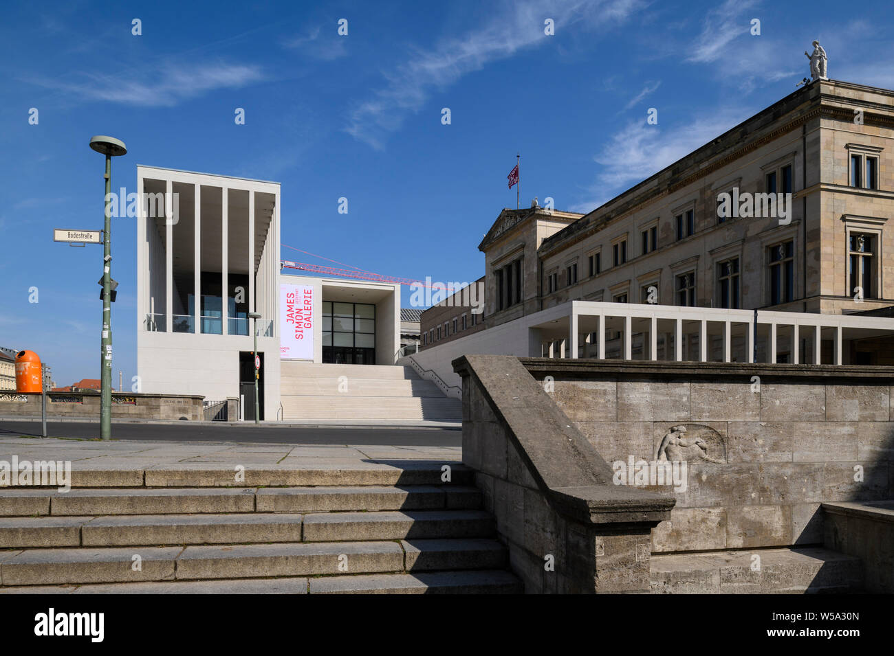 Berlin. L'Allemagne. James Simon Galerie, est le nouveau bâtiment d'accès pour l'île aux musées, par David Chipperfield Architects, 1999-2018. Banque D'Images