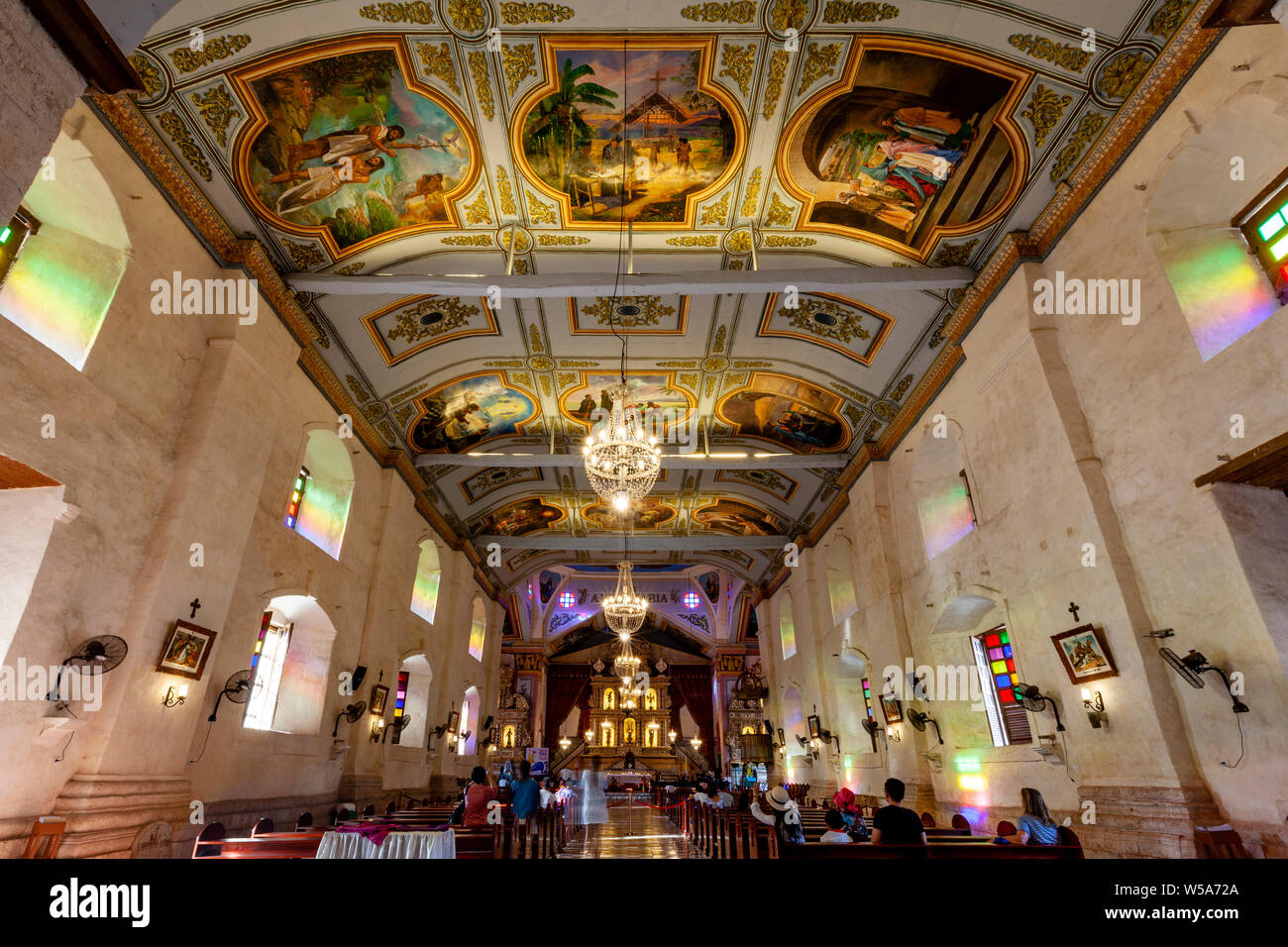 L'intérieur de l'Eglise de Baclayon, Bohol, Philippines Banque D'Images