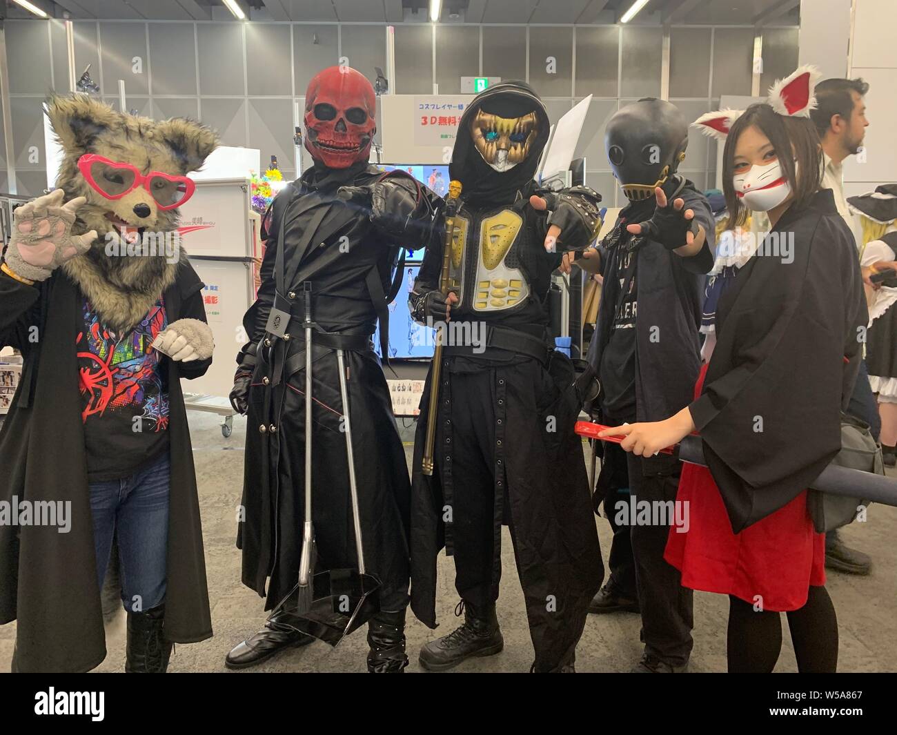 Tokyo, Japon. 27 juillet, 2019. Ces fans de cosplay participer à la 'World Cosplay Summit' dans la fantaisie qu'ils ont créé eux-mêmes. Le 'World Cosplay Summit' au Japon est la plus grande compétition internationale du genre. Credit : Nicolaysen Lars/dpa/Alamy Live News Banque D'Images