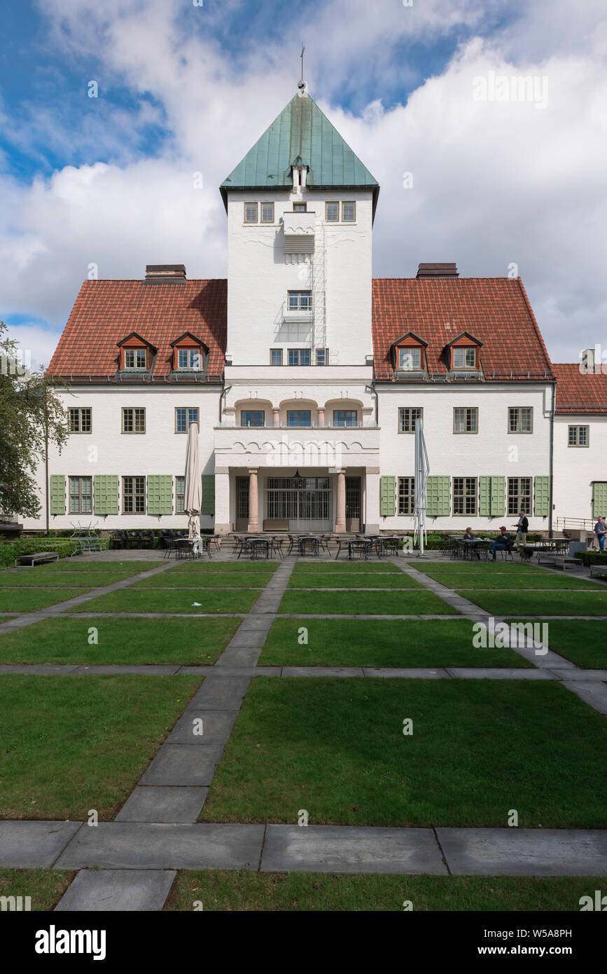 Villa Grande Oslo, aspect arrière et jardin de la Villa Grande (Centre pour les études de l'Holocauste), ancienne maison de Vidkun Quisling, Bygdoy, Oslo Banque D'Images