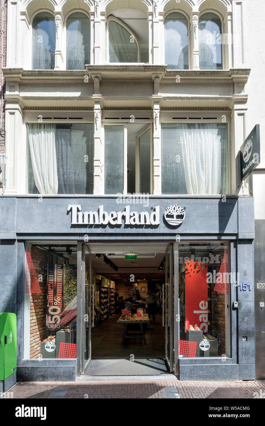 Timberland store à Amsterdam, aux Pays-Bas. Timberland LLC est un fabricant  américain et un détaillant de vêtements de plein air, avec un accent sur  les chaussures Photo Stock - Alamy
