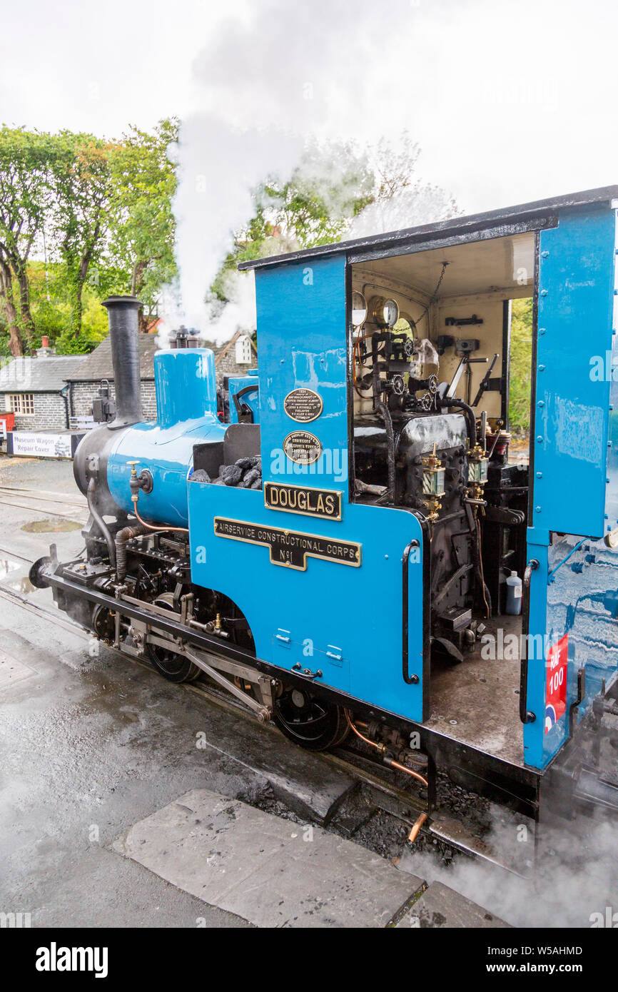 Le 1918 0-4-0WT A 'hot rod' loco vapeur à Tywyn Wharf gare sur la Talyllyn - le premier chemin de fer du patrimoine préservé, Gwynedd, Pays de Galles, Royaume-Uni Banque D'Images