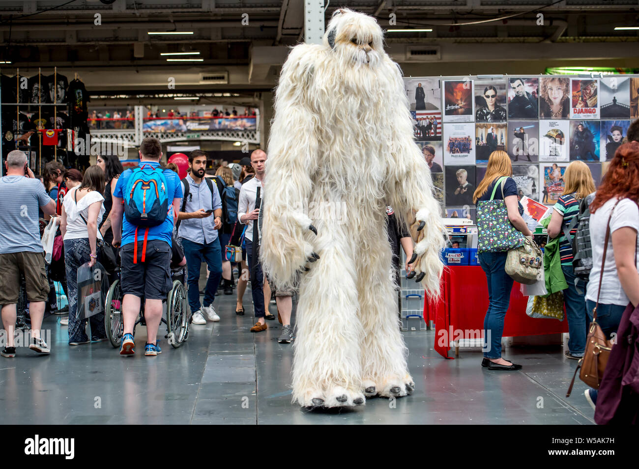 Londres - le 27 juillet 2019 : un artiste cosplay au cours de la London Film & Comic Con 2019 à l'Olympia Exhibition Centre, 75015. Utilisez uniquement éditoriale Banque D'Images