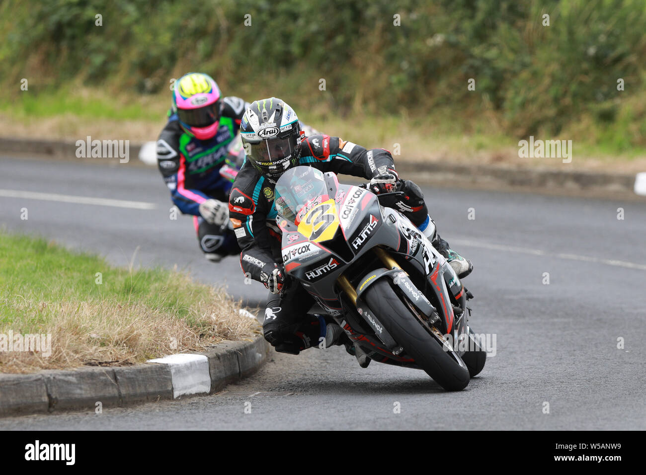 Armoy, l'Irlande du Nord. 27 juillet, 2019. Armoy Road Races La race des légendes ; Michael Dunlop a décroché son doctorat de Honda Racing sur la ligne de départ de la course SuperSport : Action Crédit Plus Sport/Alamy Live News Banque D'Images