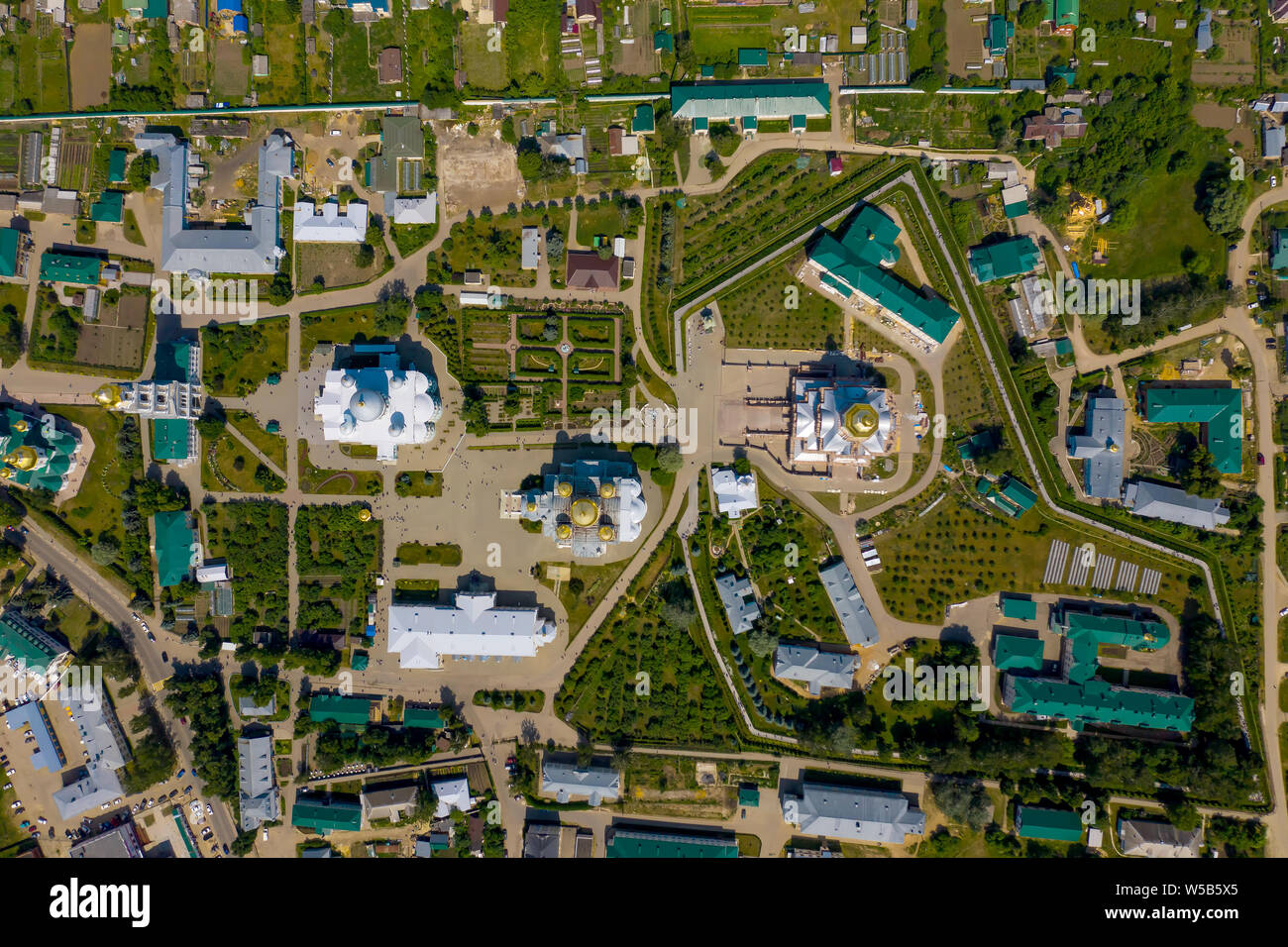 Diveyevo Trinity-Saint Seraphim-Diveyevo Saint couvent ou monastère de Diveevo. Drone aérien Vue de dessus Banque D'Images