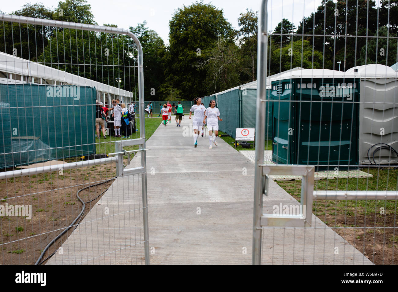 Cardiff, Pays de Galles. 27 juillet, 2019. Les équipes de football de plus de 50 pays en compétition à la Coupe du Monde des sans-abri à l'iconique Bute Park Cardiff, Pays de Galles, Royaume-Uni Crédit : Tracey Paddison/Alamy Live News Banque D'Images