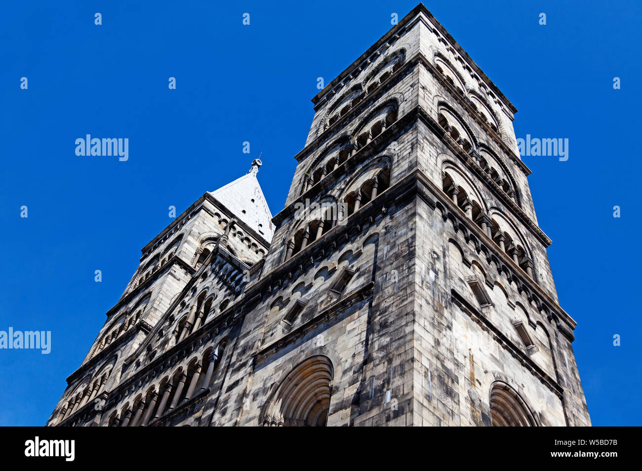 La cathédrale de Lund vu depuis le sol Banque D'Images