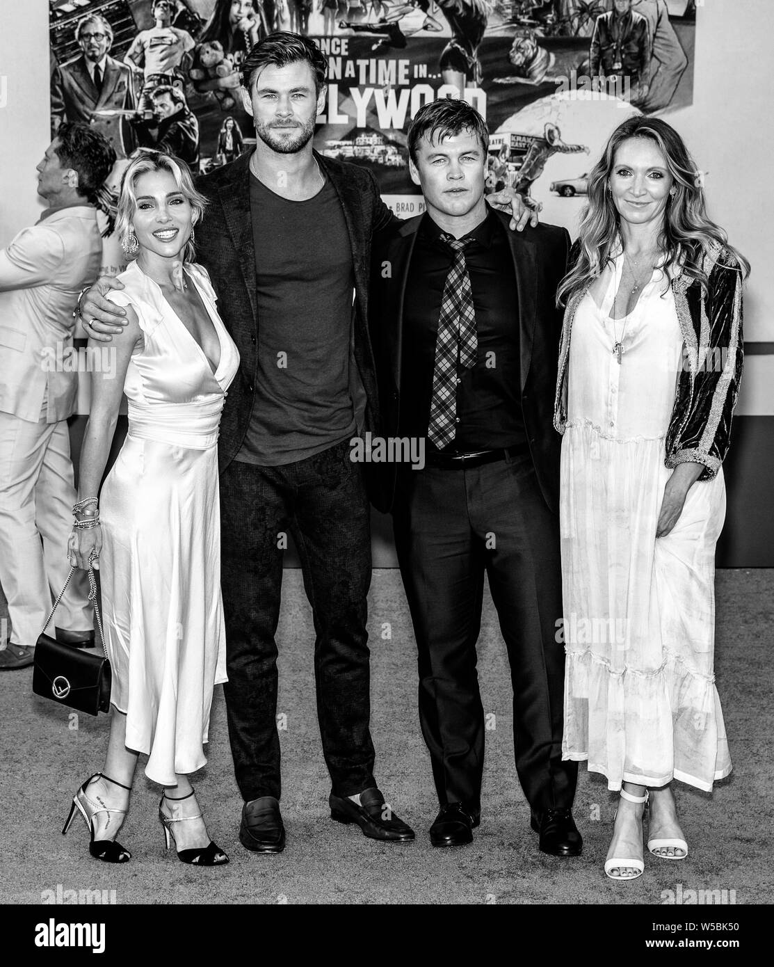 Los Angeles, CA - le 22 juillet 2019 : Elsa Pataky, Chris Hemsworth, Luke Hemsworth et Samantha Hemsworth assister à la première de Los Angeles il était une Banque D'Images