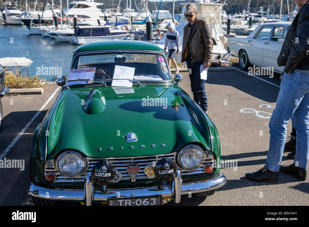 Voiture classique décapotable Triumph TR4 1963 exposée lors d'un salon automobile classique de Sydney, en Australie Banque D'Images