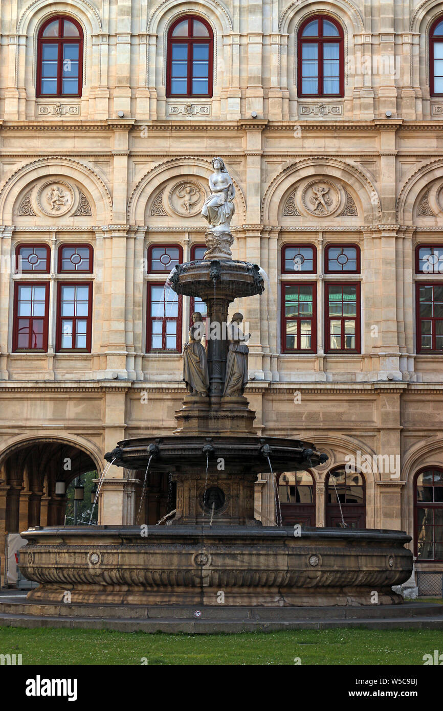 Maison de l'Opéra de Vienne Autriche fontaine Banque D'Images
