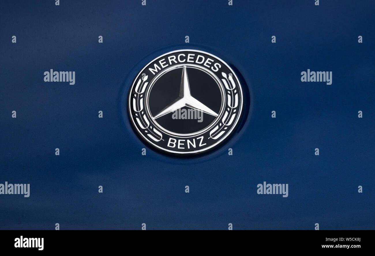 Logo de capot Mercedes Benz Photo Stock Alamy