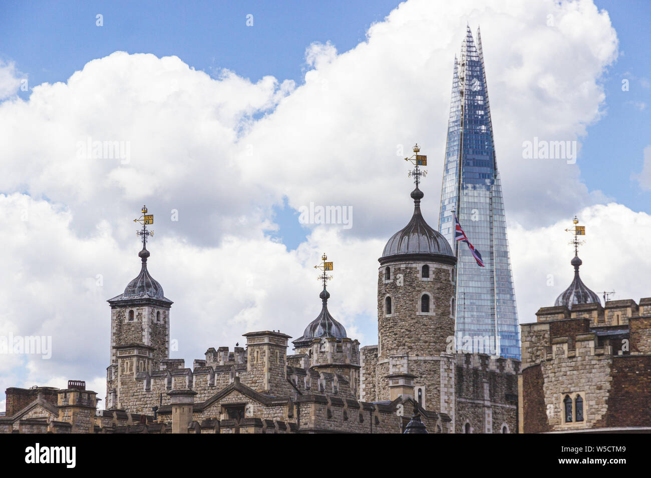 Tour de Londres et le tesson Banque D'Images