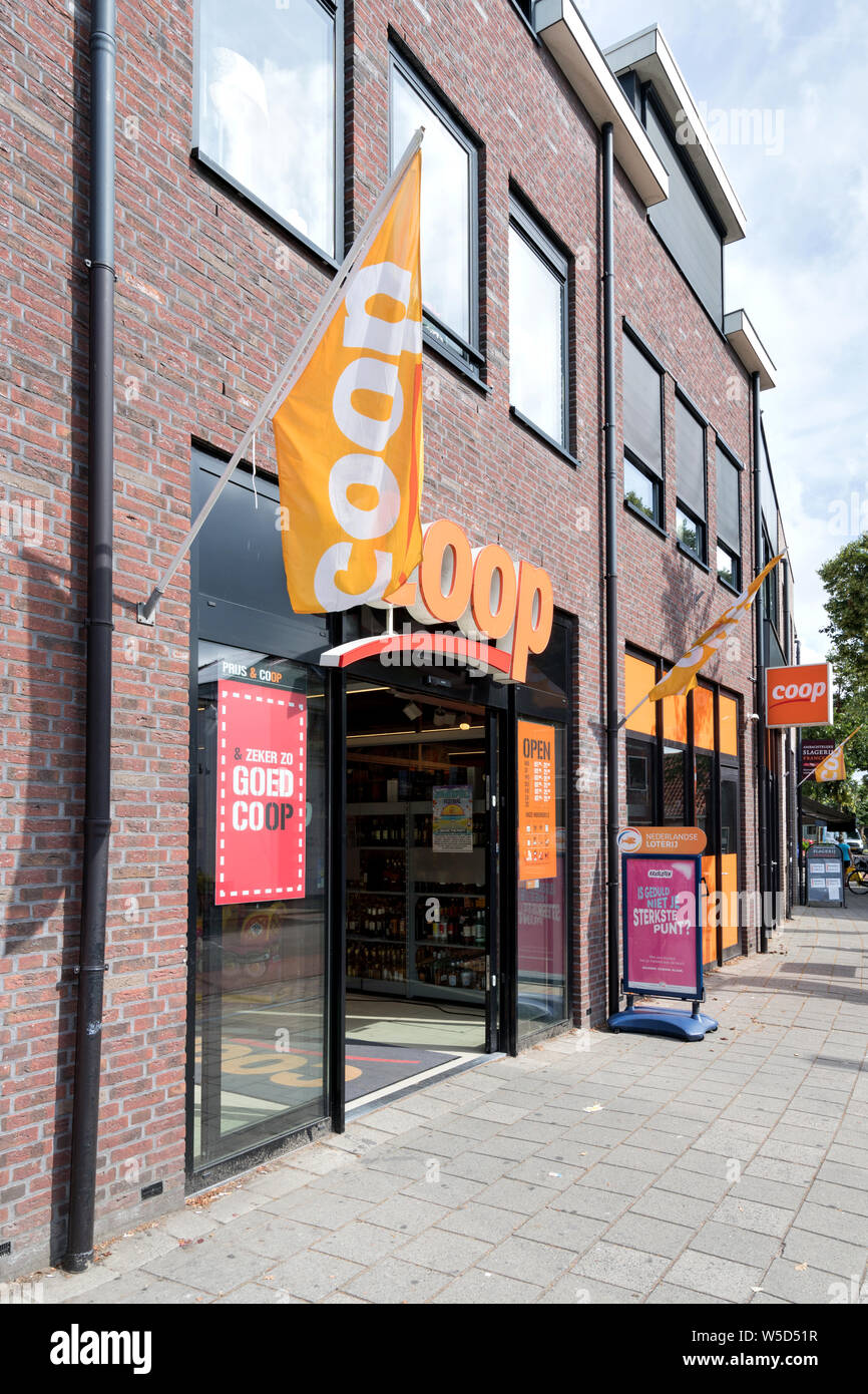 Supermarché Coop à Katwijk aan den Rijn, aux Pays-Bas. Coop Supermarkten  est une chaîne de supermarchés néerlandais fondé en 1891 à Zaandam Photo  Stock - Alamy