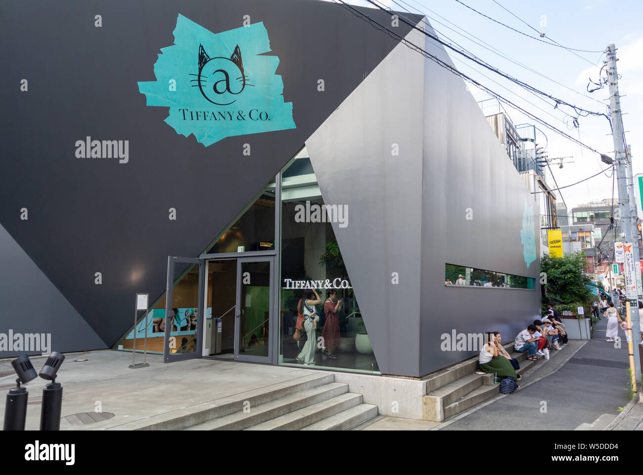 L'un des fleurons de Tiffany & Co avec ses clients asiatiques cat street à Harajuku, Tokyo, Japon, 2019 Banque D'Images