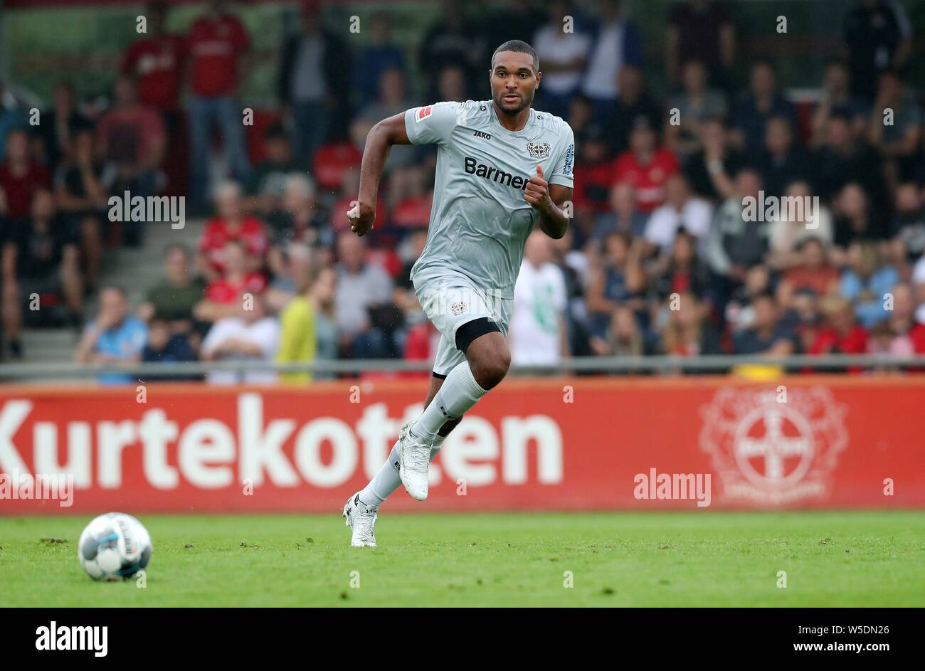 Firo : 28.07.2019, football, 1.Bundesliga, la saison 2019/2020, match amical, Bayer 04 Leverkusen - Heracles Almelo Jonathan TAH, Leverkusen, simple action | dans le monde d'utilisation Banque D'Images