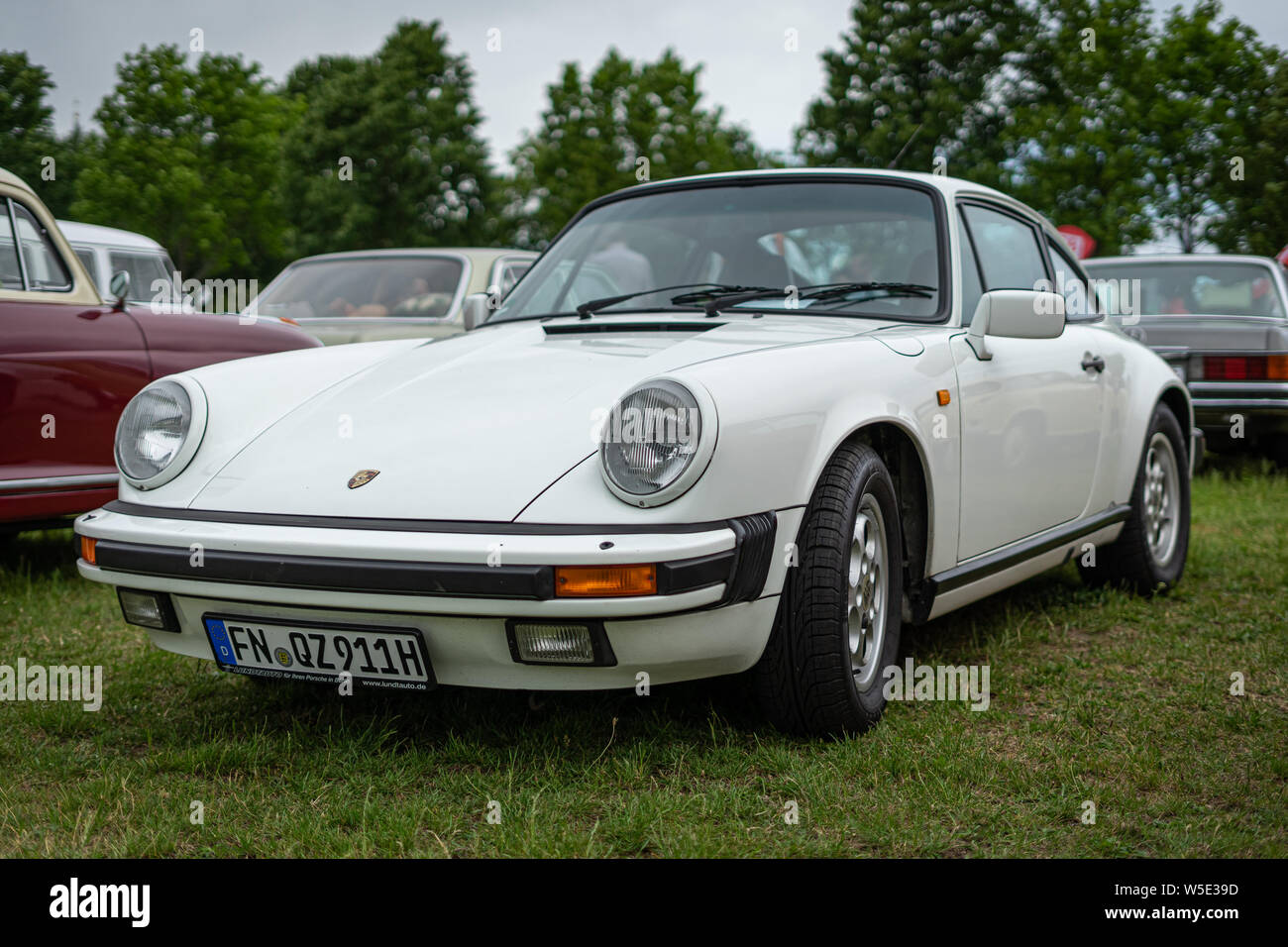 PAAREN IM GLIEN, ALLEMAGNE - Juin 08, 2019 : voiture de sport Porsche 911 Carrera, 1976. Die Oldtimer Show 2019. Banque D'Images