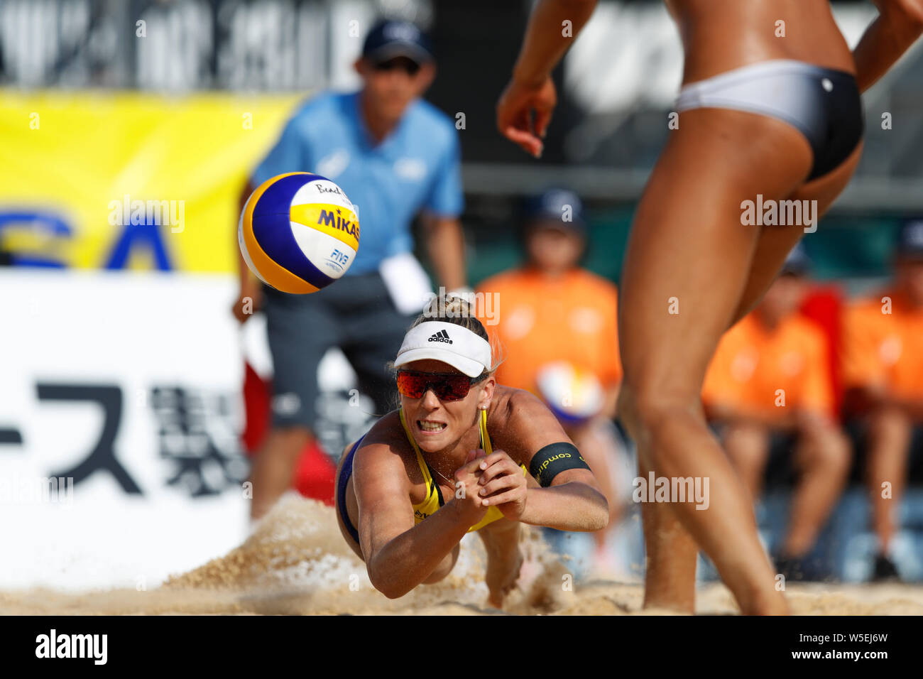 Tokyo, Japon. 28 juillet, 2019. Julia Sude (GER) Volleyball de plage : FIVB Beach Volleyball World Tour 2019 3ème place pour femmes de Tokyo match au parc Shiokaze à Tokyo, au Japon . Credit : Naoki Morita/AFLO SPORT/Alamy Live News Banque D'Images