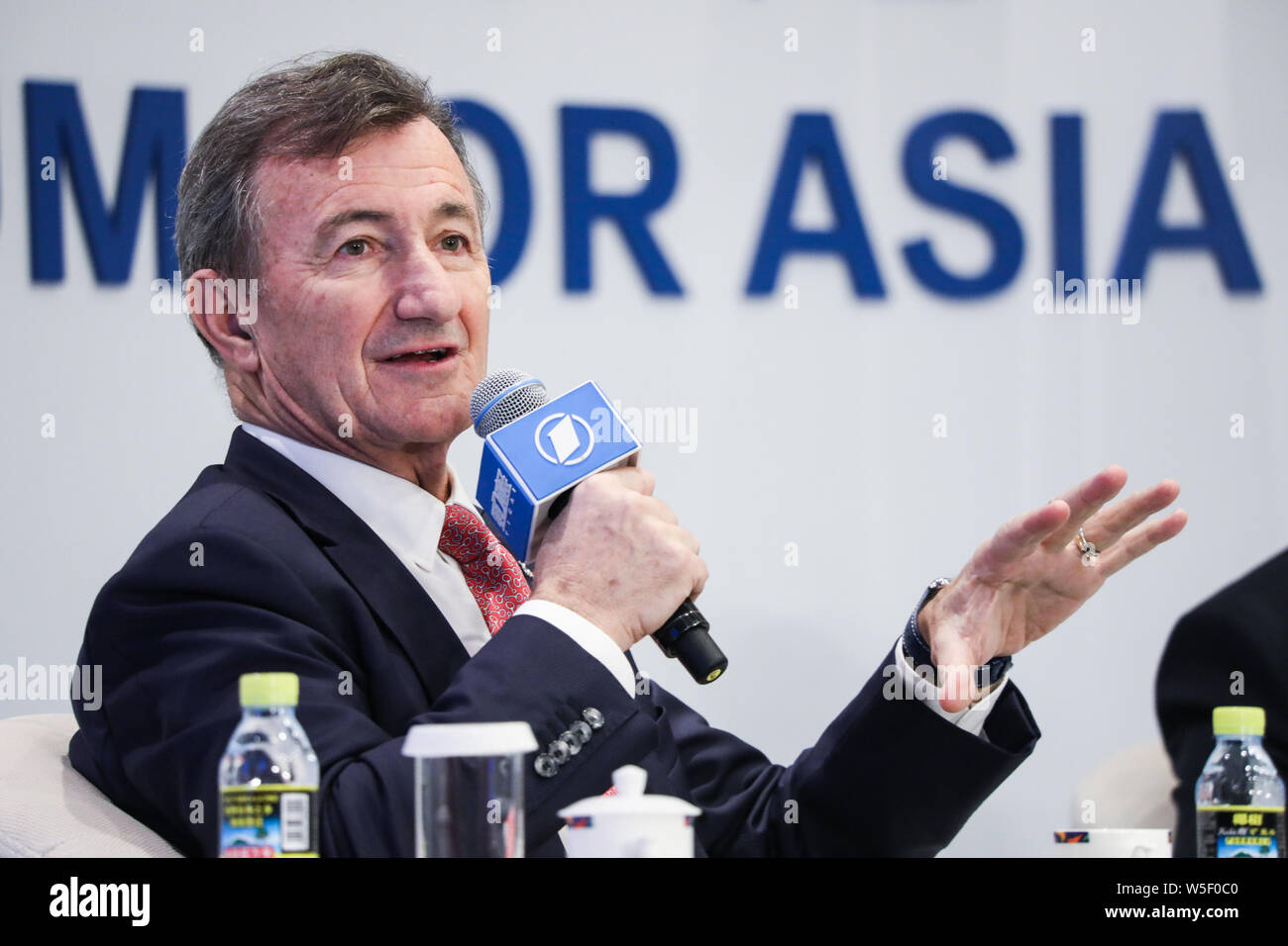 Bernard Charles, Vice-président et directeur général de Dassault Systèmes, assiste à la "Construire la résilience dans le secteur manufacturier au cours de la session' F Boao Banque D'Images