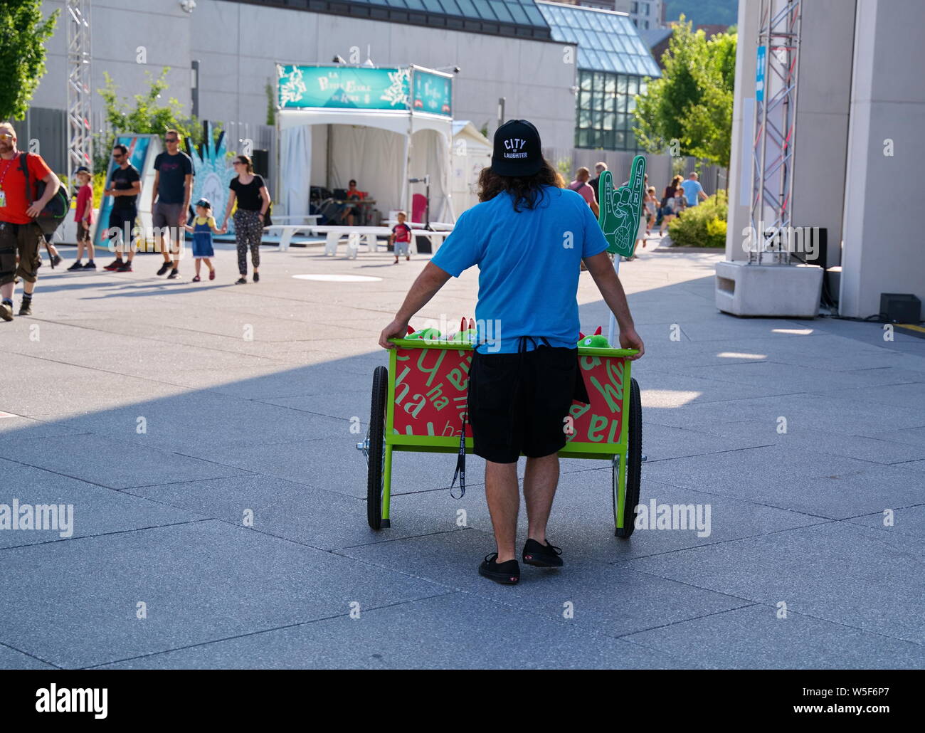 Montréal, Québec, Canada. Jul 2019. Événements, spectacles, artistes, et l'amusement et de l'alimentation, au Festival Juste pour rire. Rédaction d'illustration. Banque D'Images