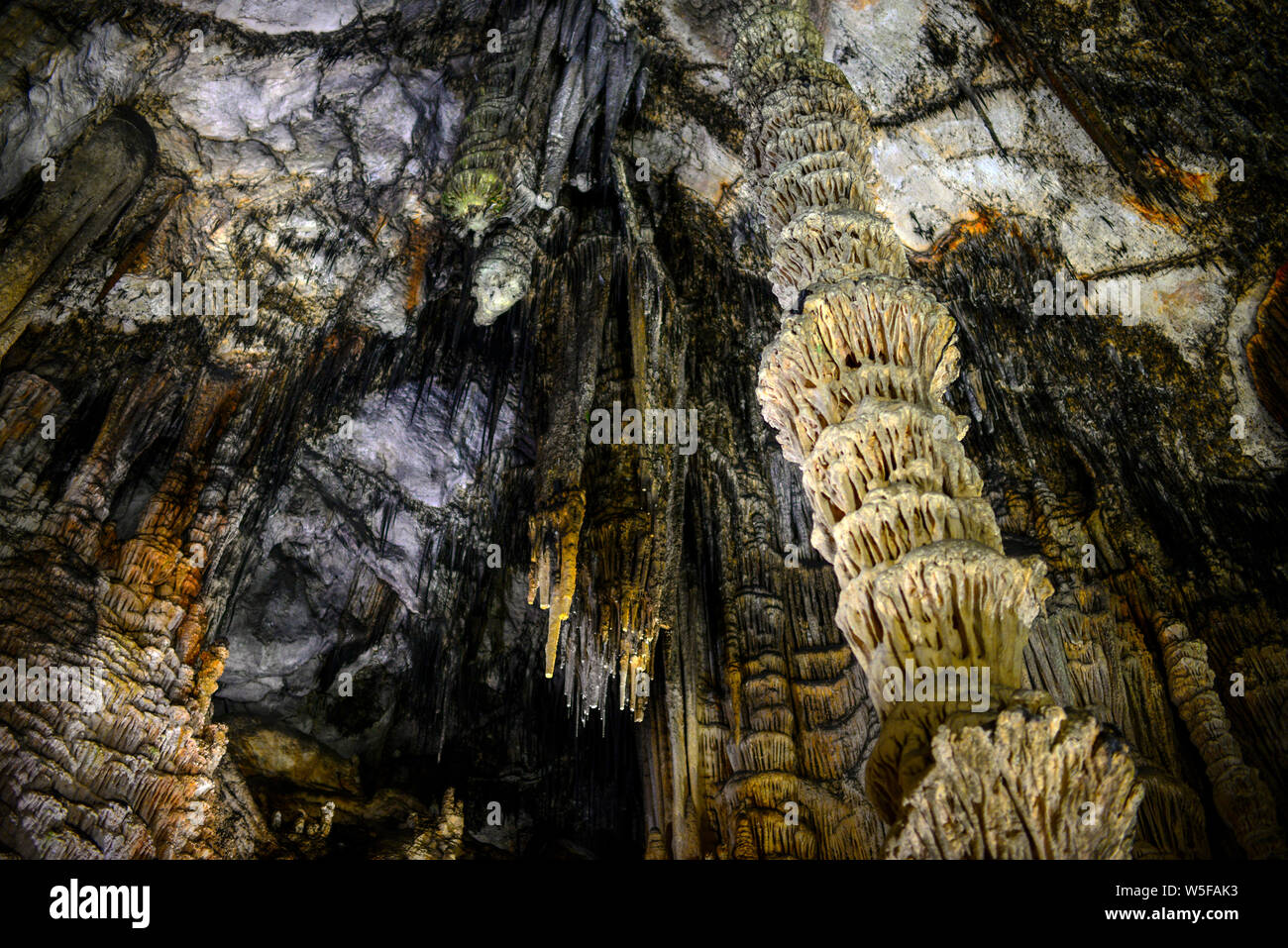 Grottes d'Artà (Coves d'Artà) dans la municipalité de Capdepera, dans le nord-est de l'île de Majorque, Espagne Banque D'Images