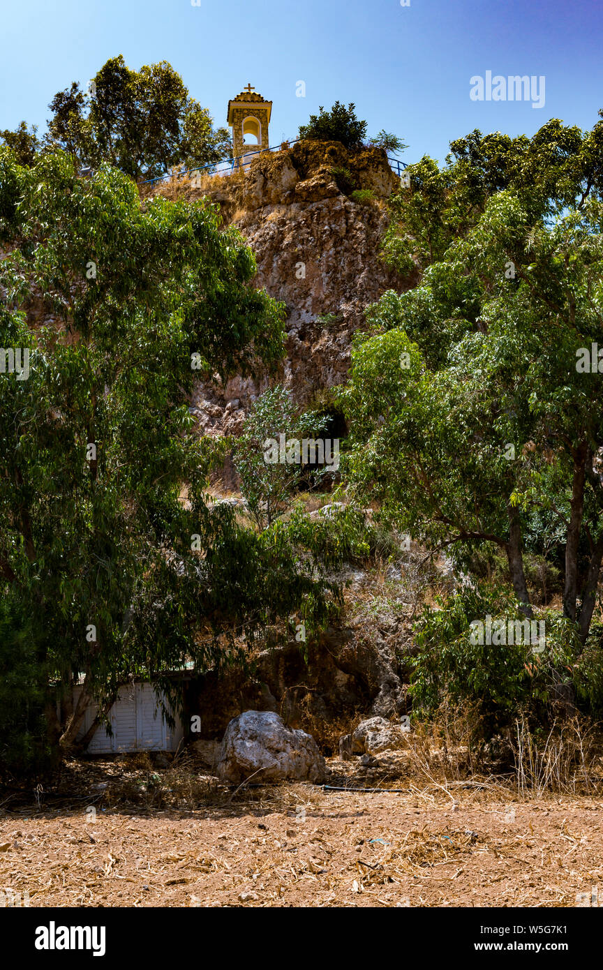 Vue de dessous de l'église de Profitis Ilias, Protaras, Chypre Banque D'Images
