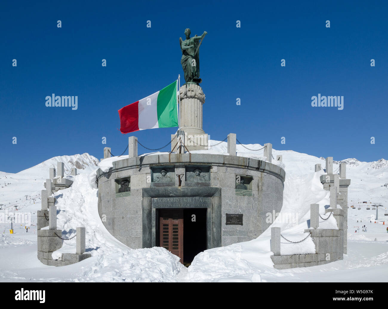 L'Italie, l'Lombardy-Trentino, Alpes Retiche, Tonale Pass Ski Area, WW I war memorial Banque D'Images