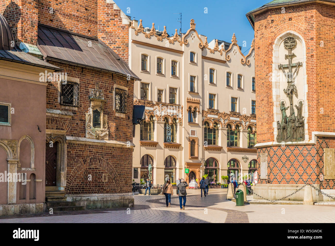 Place de Sainte-Marie dans la vieille ville médiévale, site du patrimoine mondial de l'UNESCO, Cracovie, Pologne, Europe Banque D'Images