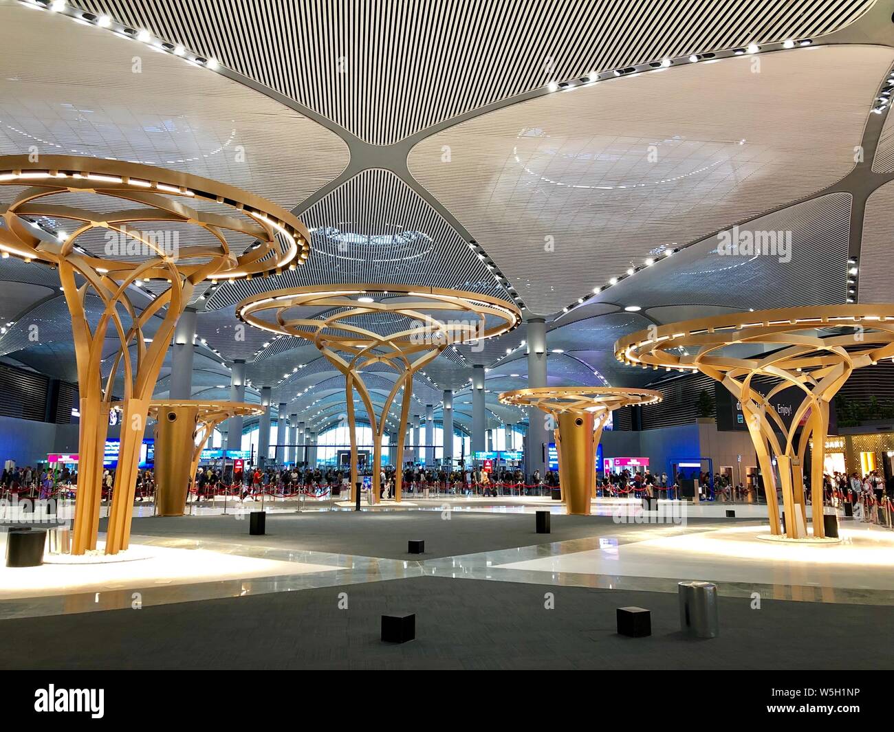 Vue de l'intérieur du nouvel aéroport d'Istanbul. Nouvelles l'aéroport d'Istanbul est le principal aéroport international situé à Istanbul, Turquie. Banque D'Images