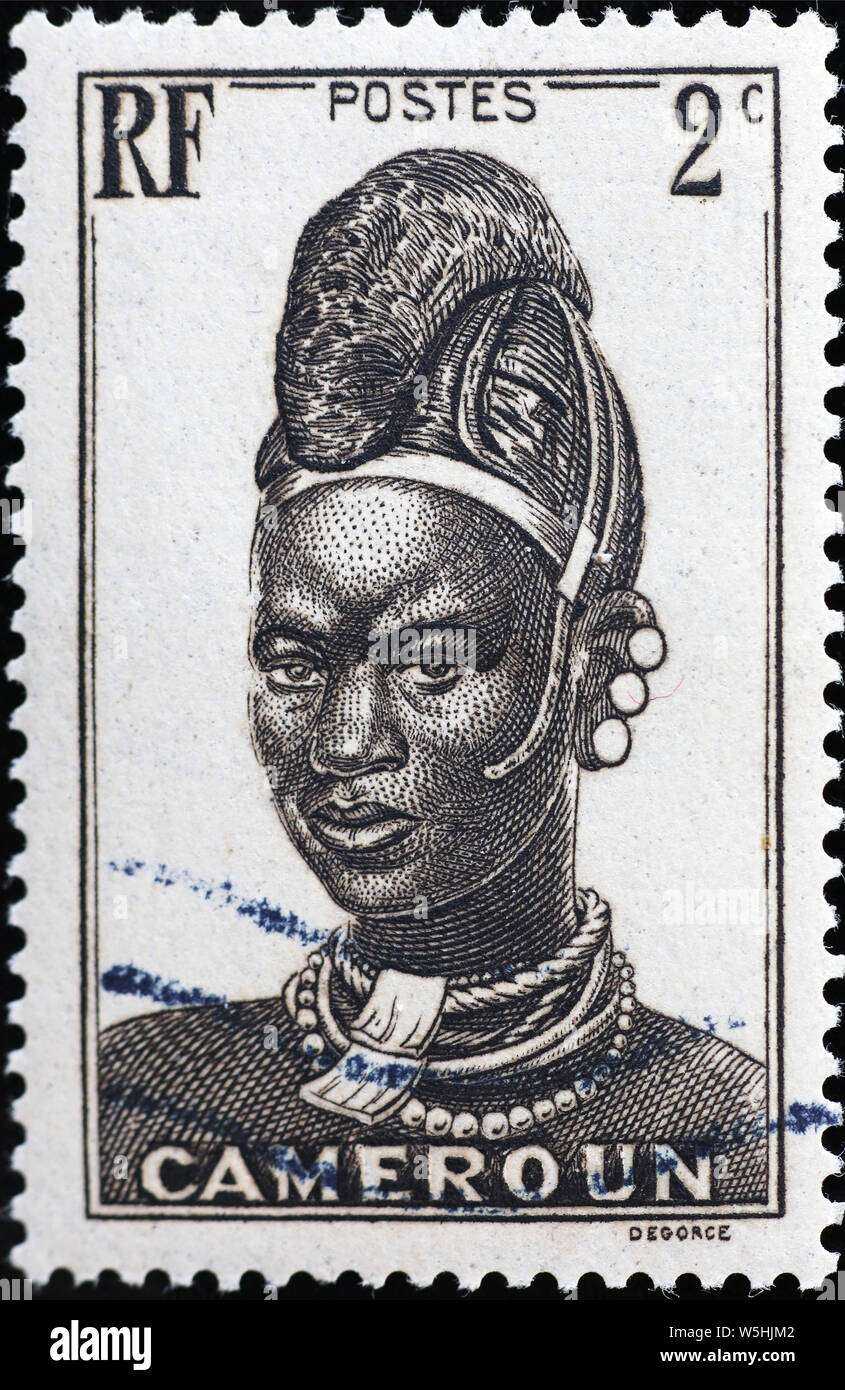 Portrait de femme vintage stamp du Cameroun Banque D'Images