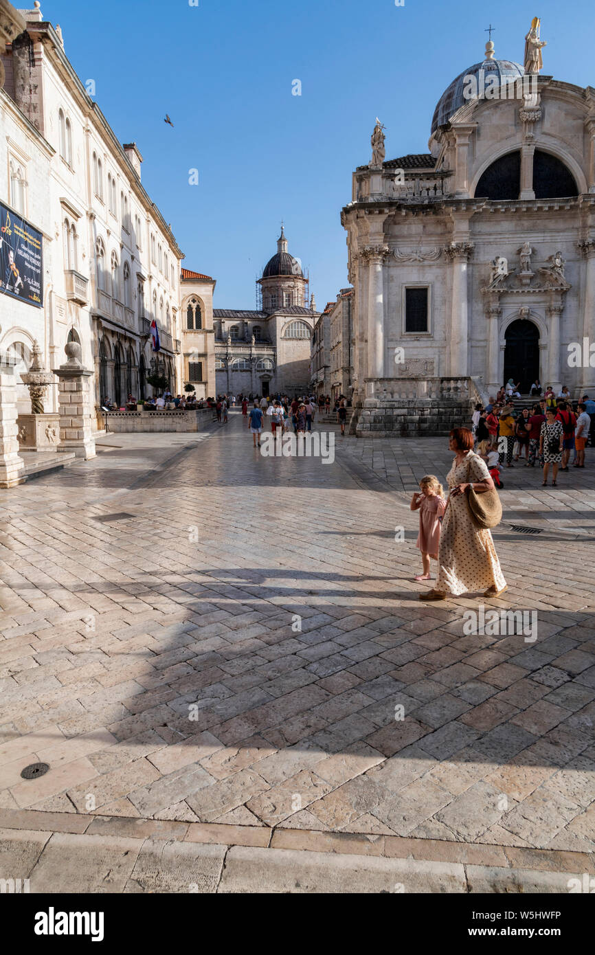 Cathédrale de l'assomption à l'intérieur des murs de la vieille ville, Dubrovnik, Croatie Banque D'Images