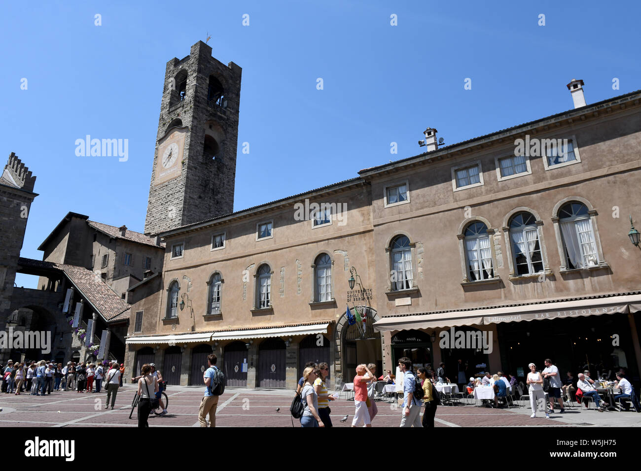Torre Civica clocher ou "Campanone" à Bergame, Lombardie, Italie Banque D'Images