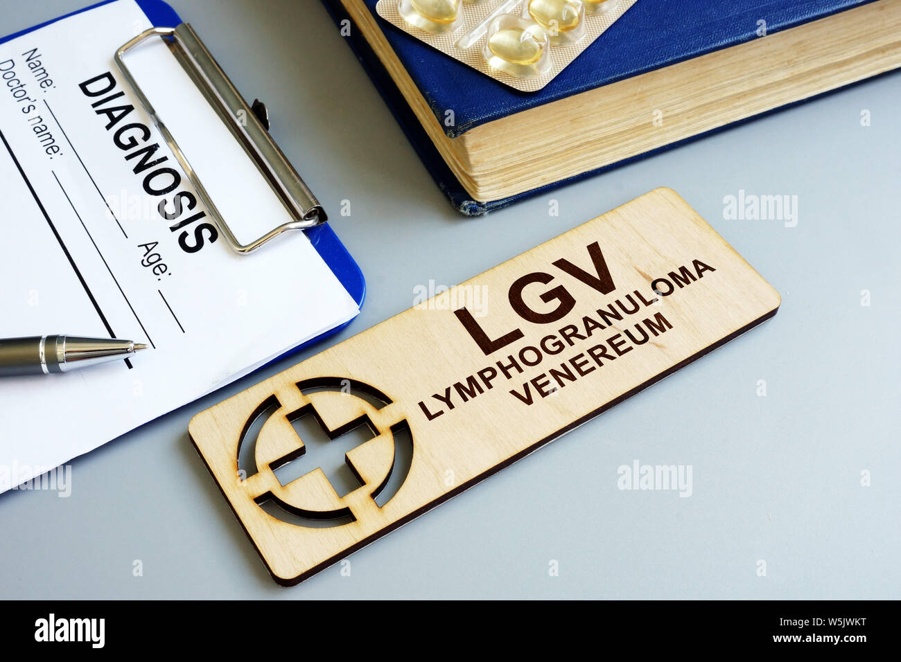 Lymphogranuloma venereum LGV et formulaire de diagnostic avec le presse-papiers. Banque D'Images