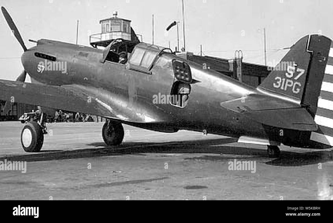 Curtiss P-40 061019-F-1234P-030. Banque D'Images