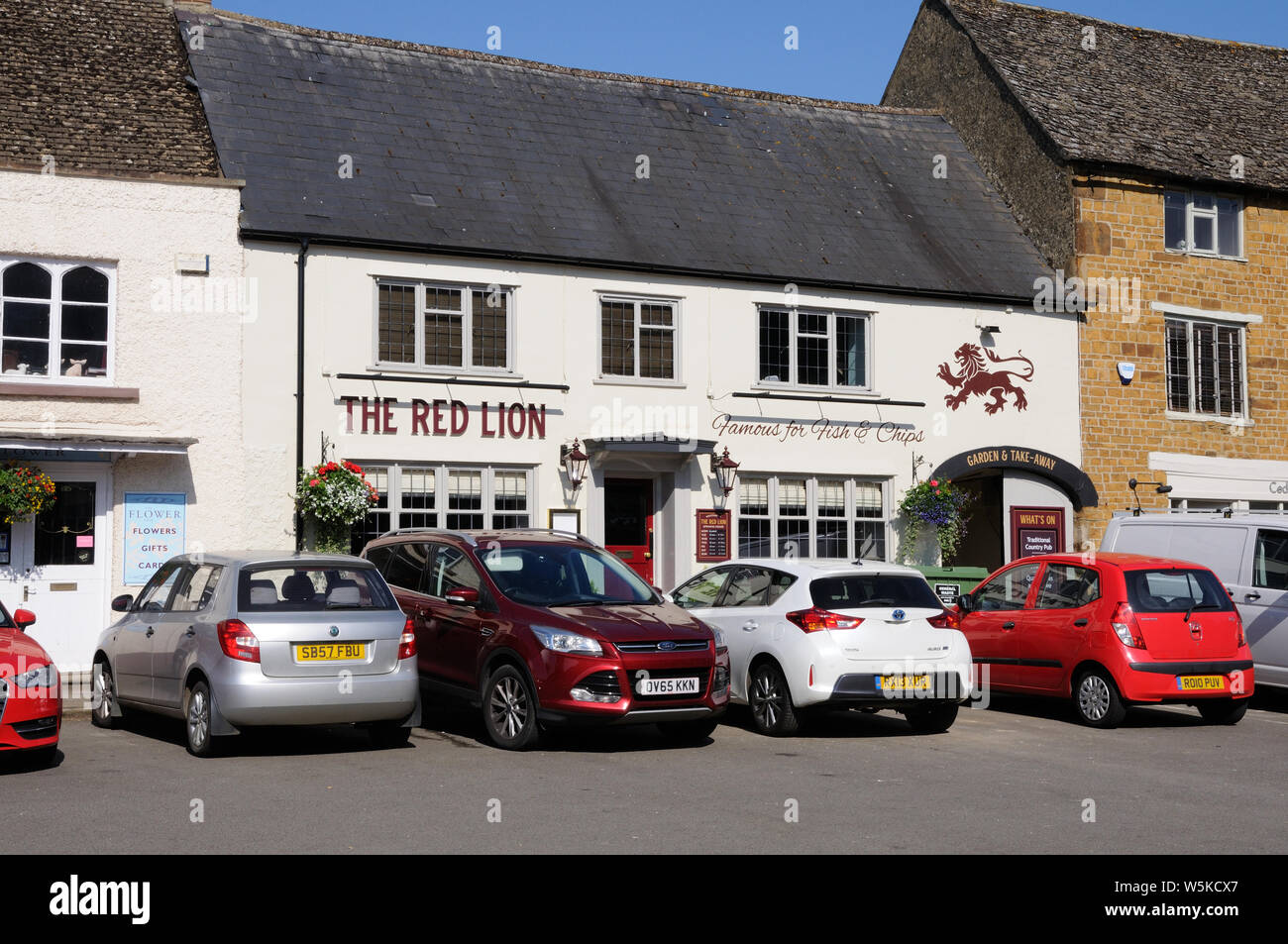 Le lion rouge, tailles, Oxfordshire, était une ancienne ferme du xixe siècle qui est devenu une auberge. Banque D'Images