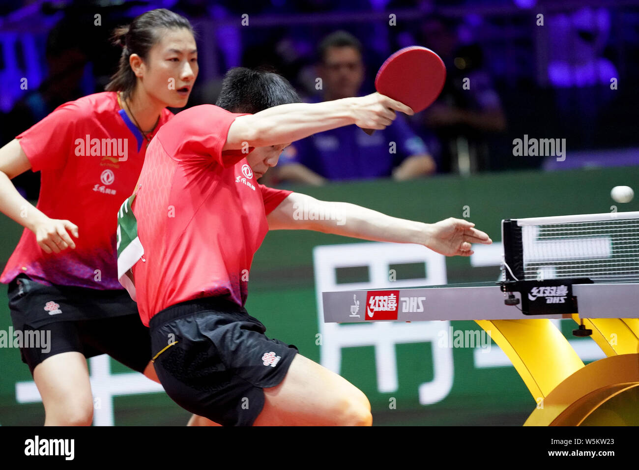 Ventilateur Zhendong et Ding Ning de Chine retour un coup de Tristan ...