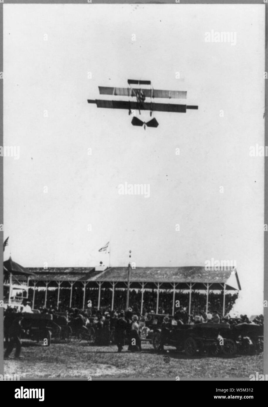 Biplan Curtiss (en vol) au nord du Wisconsin State Fair Banque D'Images