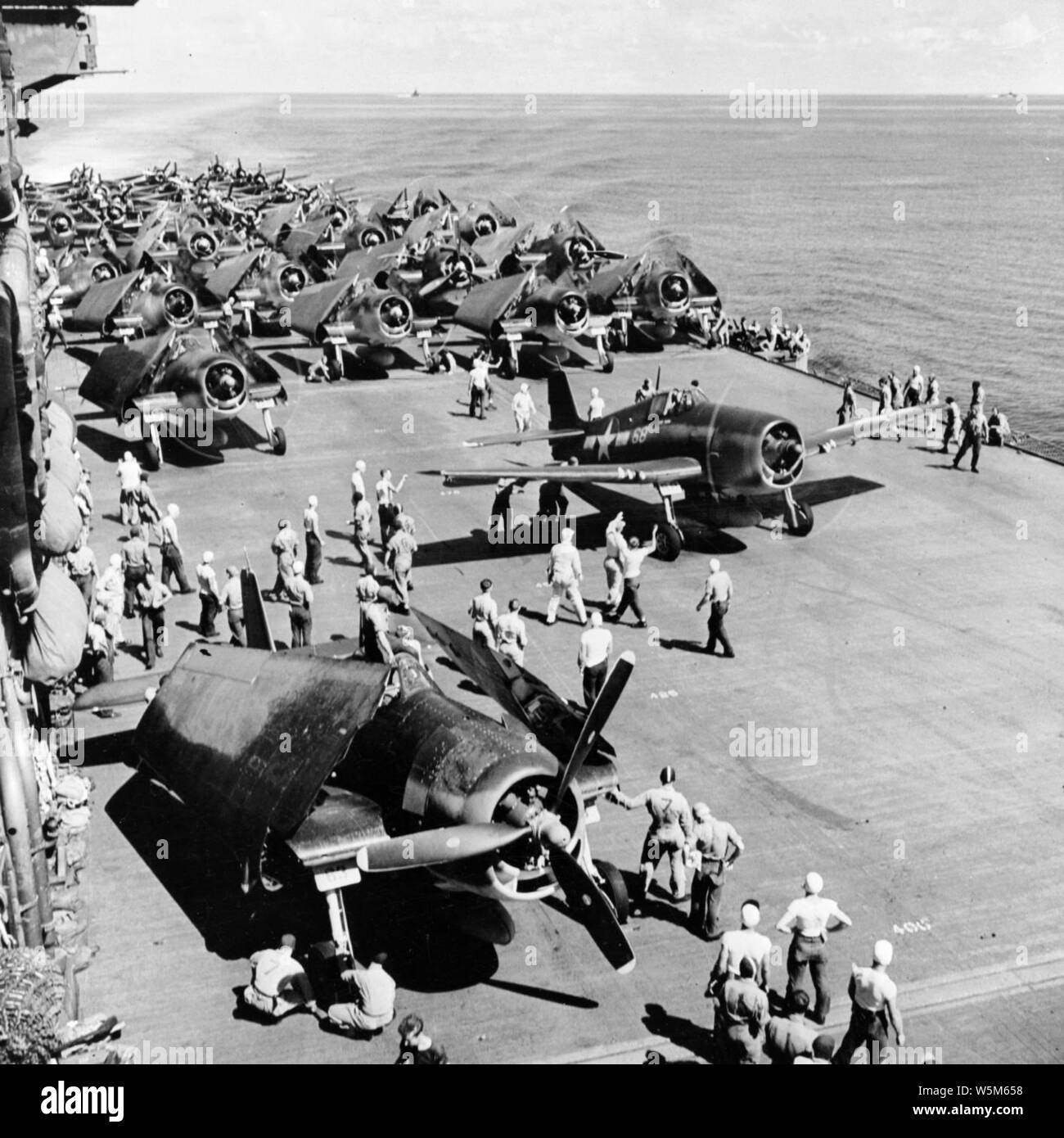 CVG-12 chauffer pendant la grève le USS Saratoga (CV-3) 1943. Banque D'Images