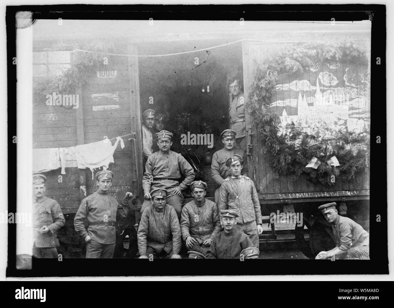 Czecho-Slavia soldats vivant dans des wagons couverts Banque D'Images