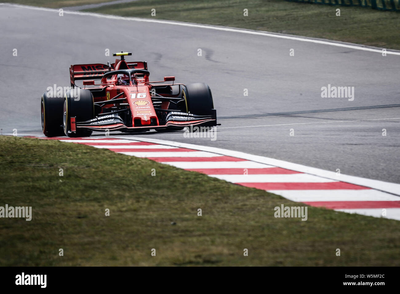 Pilote automobile monégasque Charles Leclerc de la Scuderia Ferrari en compétition au cours de la séance de qualifications de la Formule 1 Grand Prix de Chine Heineken Banque D'Images